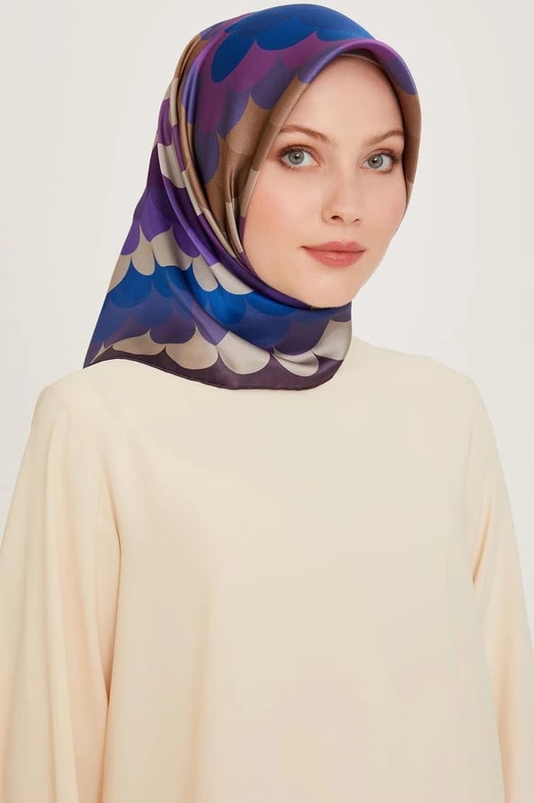 Armine Sura Saf İpek Eşarp 