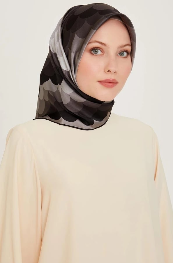 Armine Sura Saf İpek Eşarp 