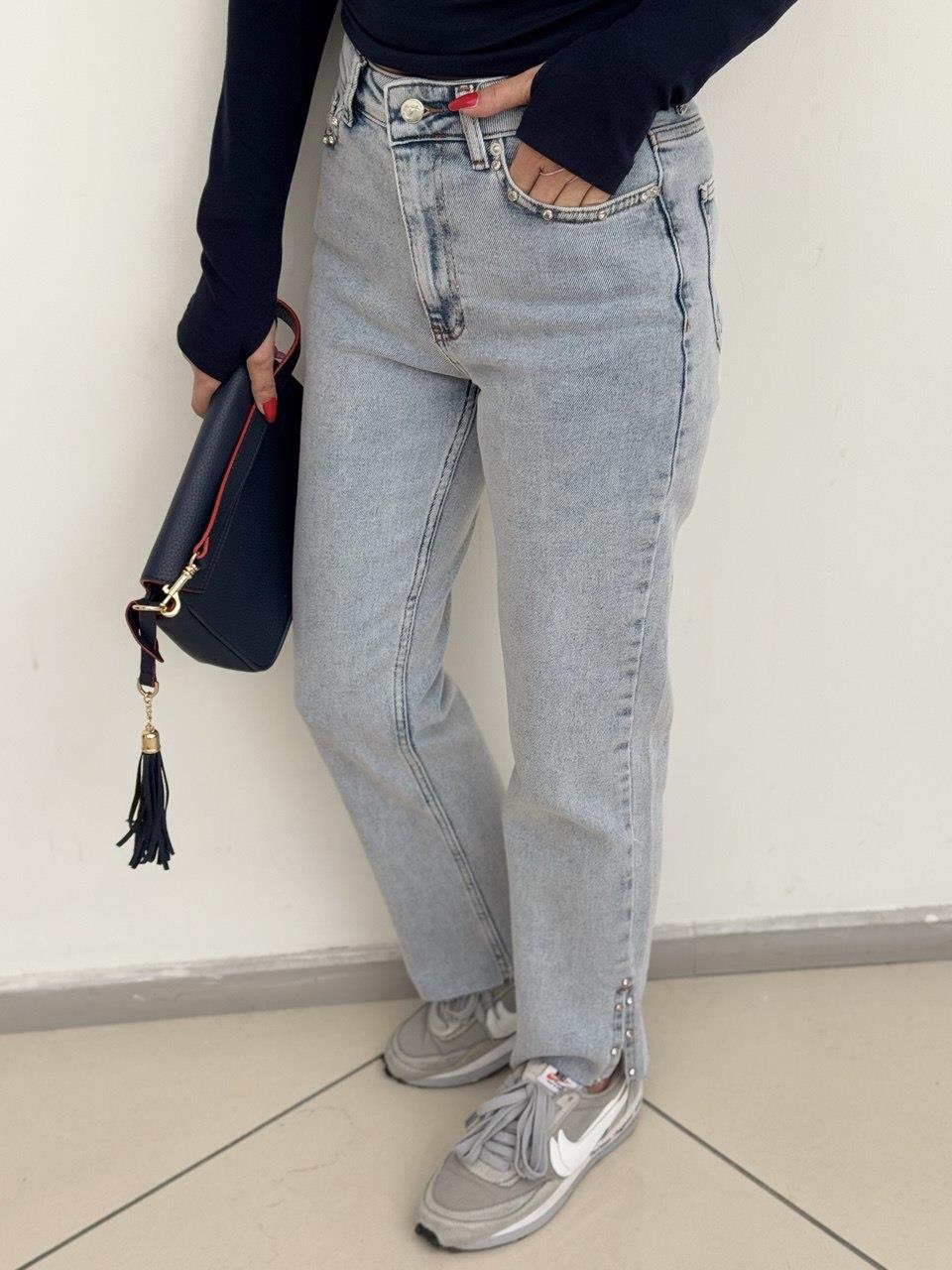 Taş Detaylı Buz Mavi Jean