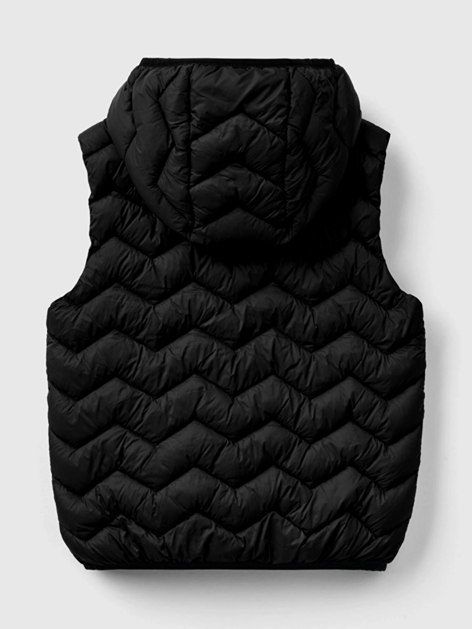 Benetton Erkek Çocuk İşlemeli Pufa Yelek 6-14 Yaş Siyah