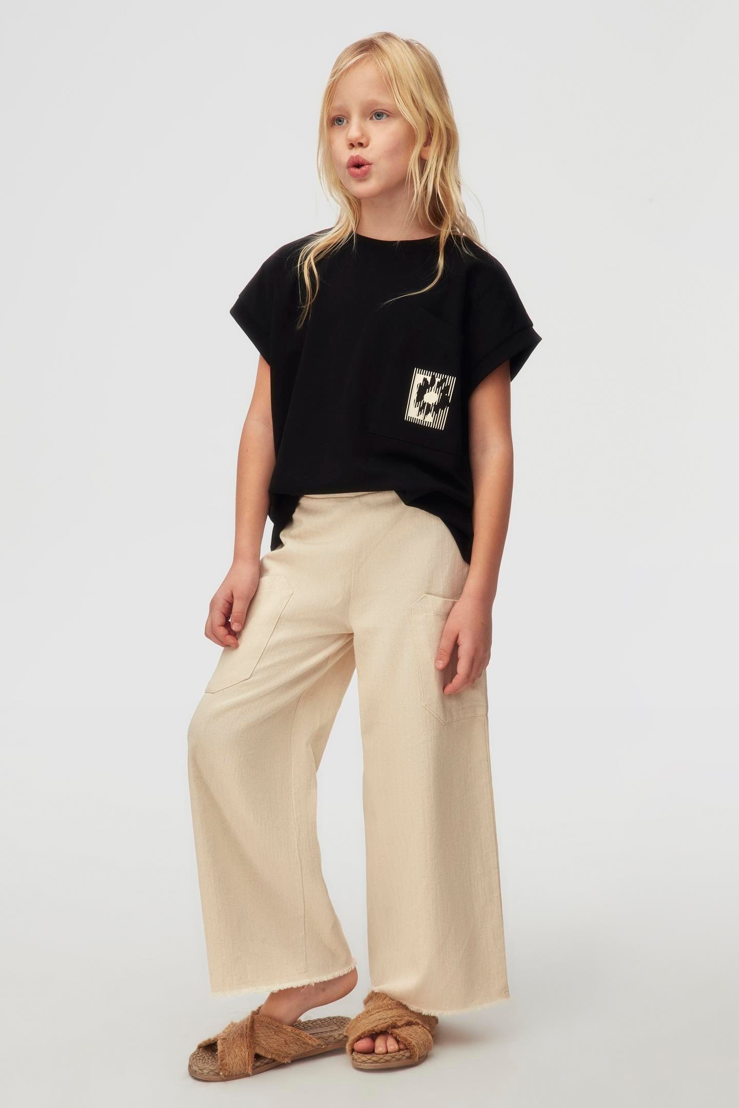 Nk Kız Çocuk Asimetrik Cepli Tshirt 8-14 Yaş Siyah