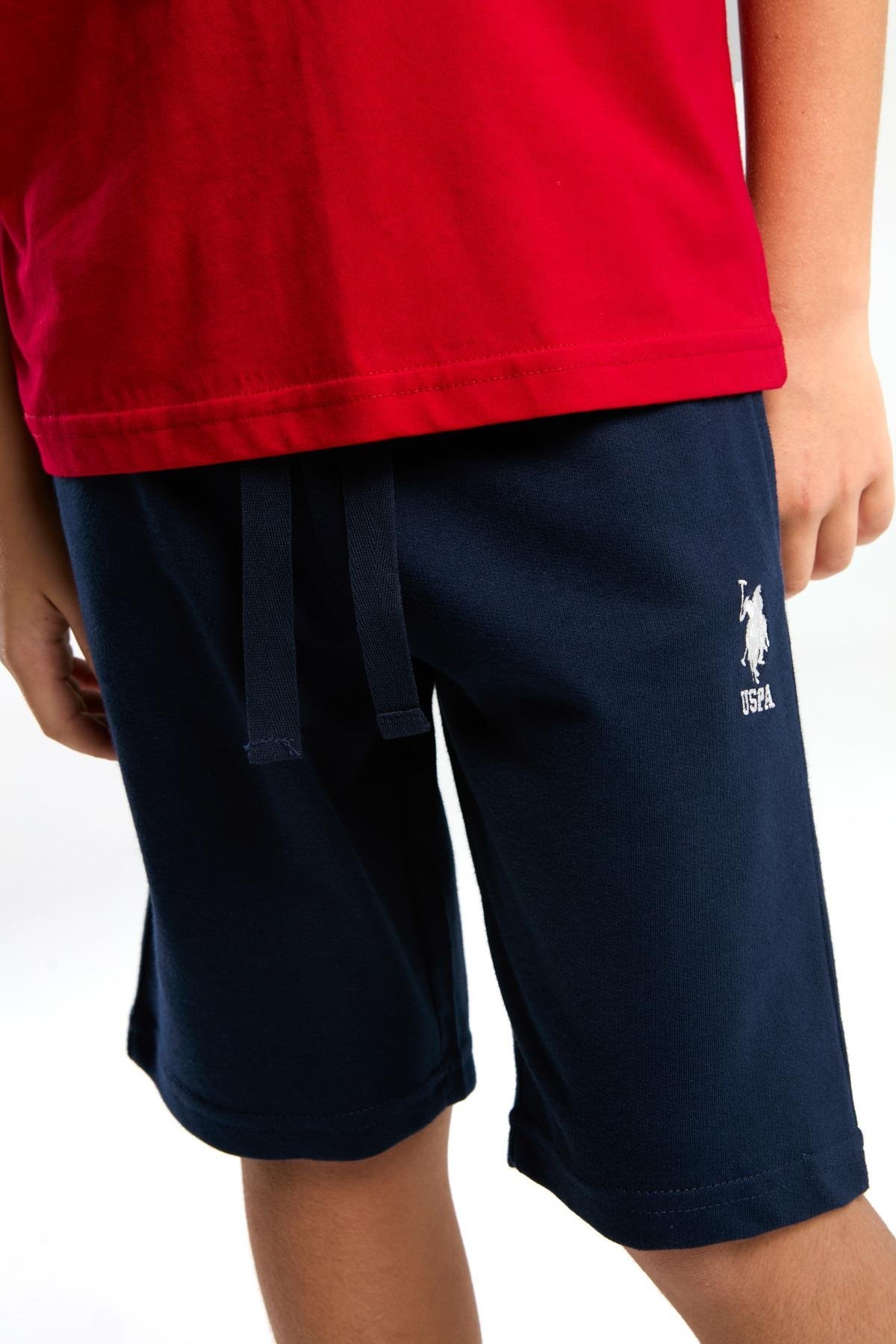 U.S. Polo Erkek Çocuk Baskılı Şortlu Takım 4-15 Yaş Kırmızı