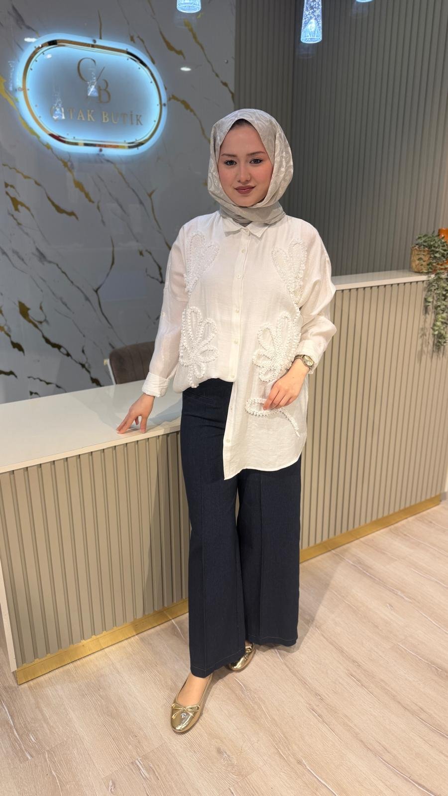05468 NAKIŞ DETAY GÖMLEK - EKRU