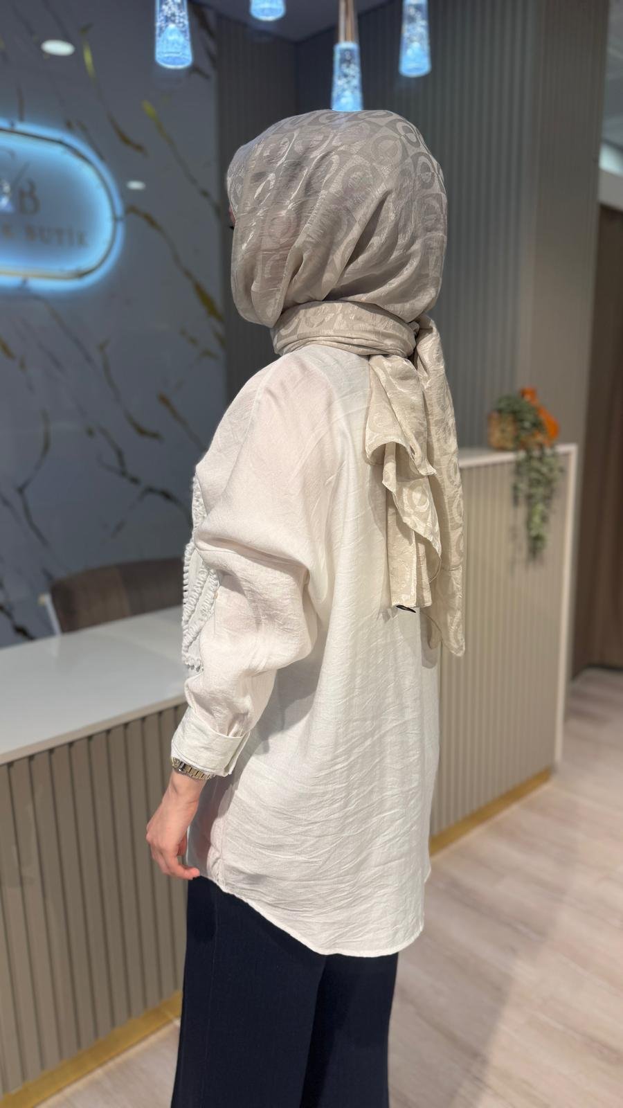 05468 NAKIŞ DETAY GÖMLEK - EKRU