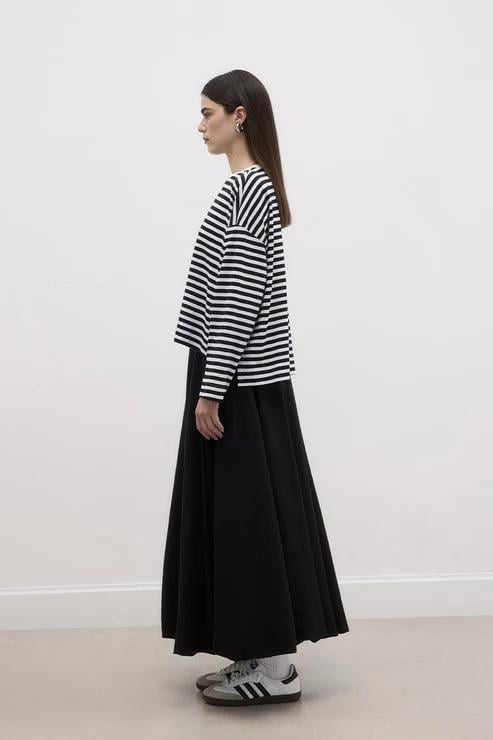 Çizgili Yırtmaçlı Pamuk Örme Crop Bluz Siyah