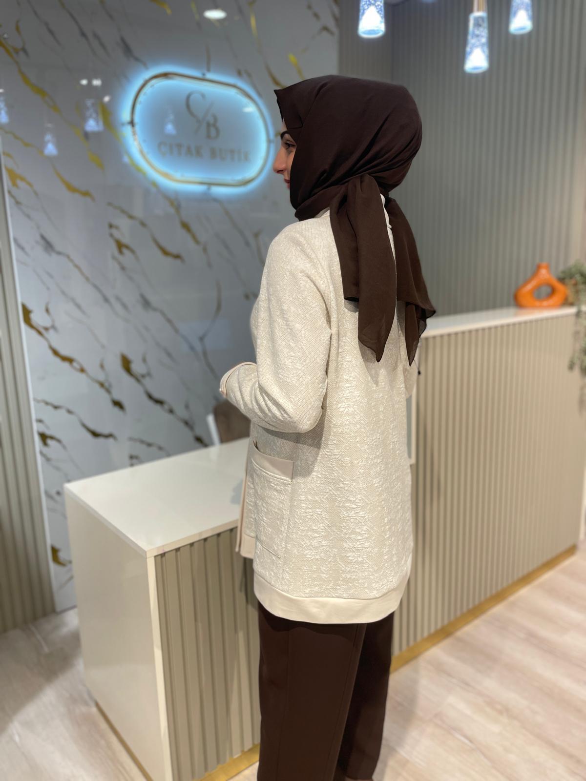 FUAT GÜRŞEN 4637 DÜĞME DETAY KAP-EKRU