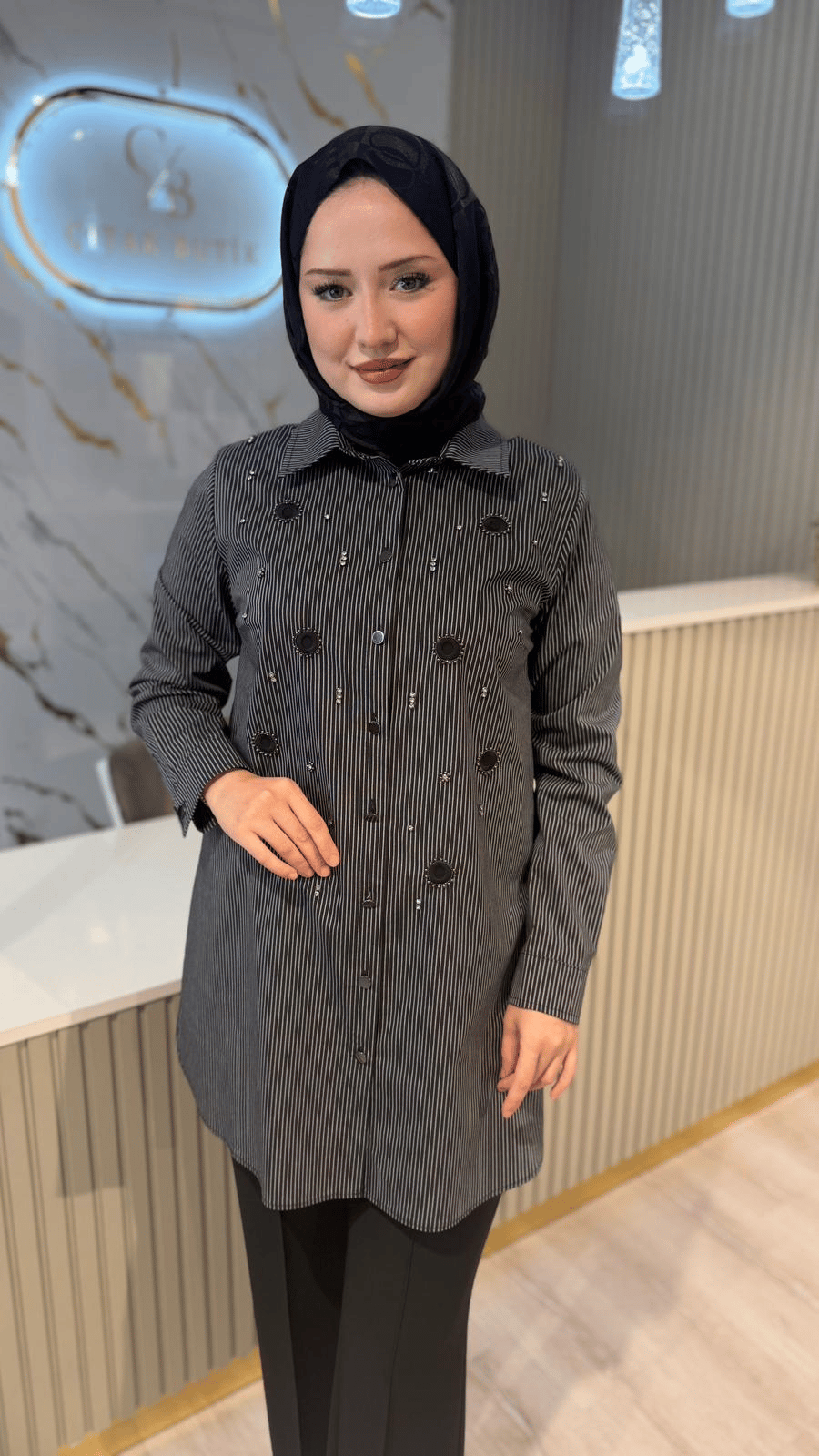 FUAT GÜRŞEN 6302 TAŞ DETAYLI GÖMLEK- SİYAH
