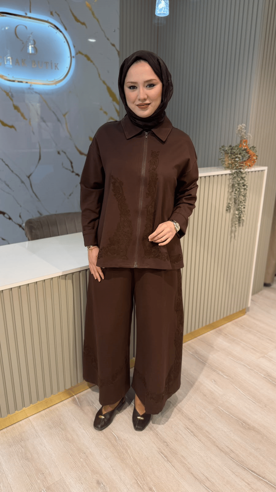 GHİSA 9387 NAKIŞ DETAY TAKIM- KAHVE