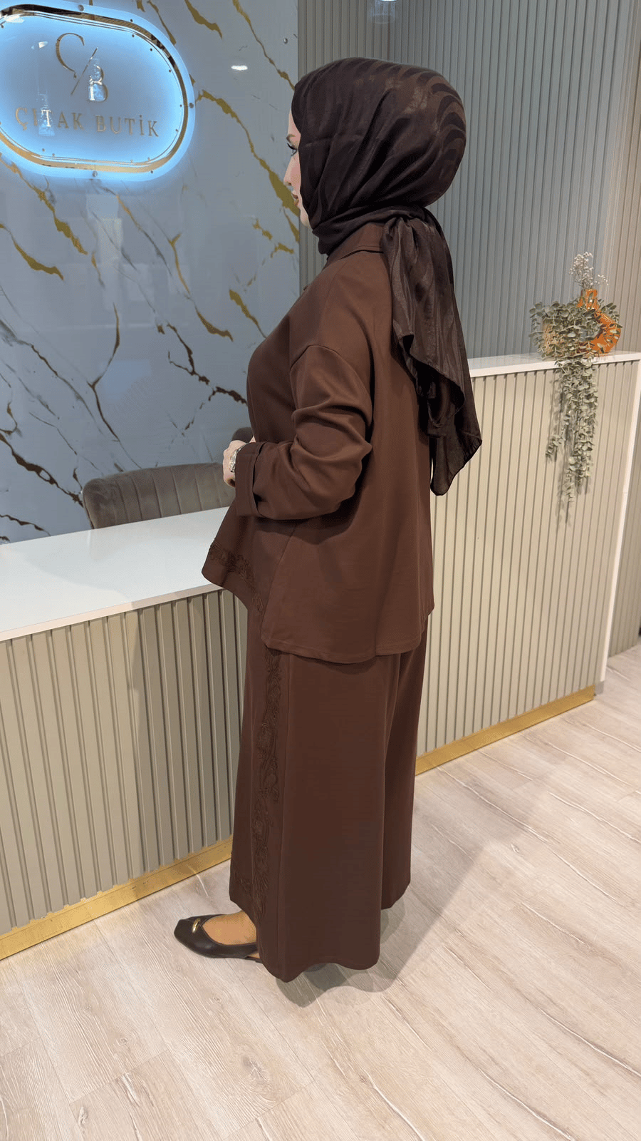 GHİSA 9387 NAKIŞ DETAY TAKIM- KAHVE