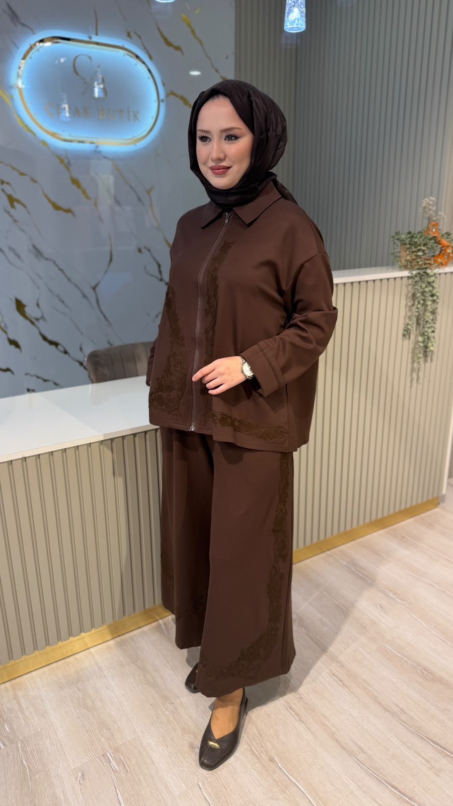 GHİSA 9387 NAKIŞ DETAY TAKIM- KAHVE