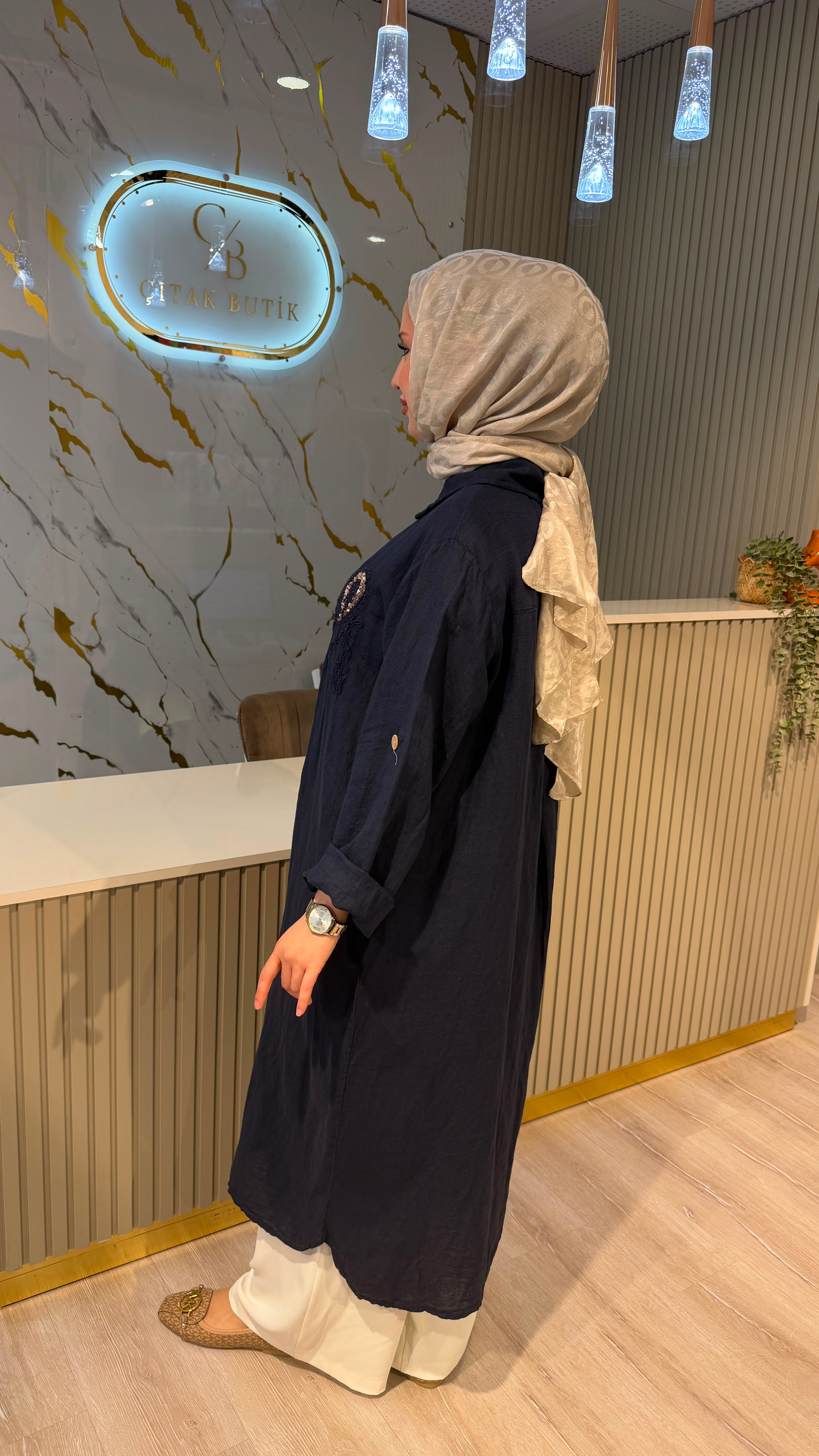 İTHAL 807 NAKIŞ PUL DETAYLI GÖMLEK KAP - LACİVERT