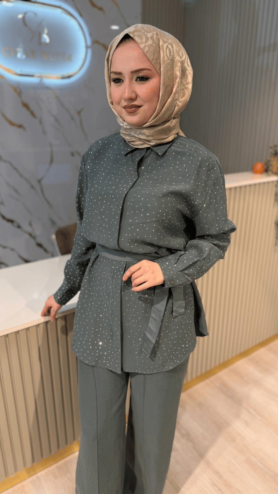 MAGAZİN 7543 TAŞ DETAYLI TAKIM- ÇAĞLA