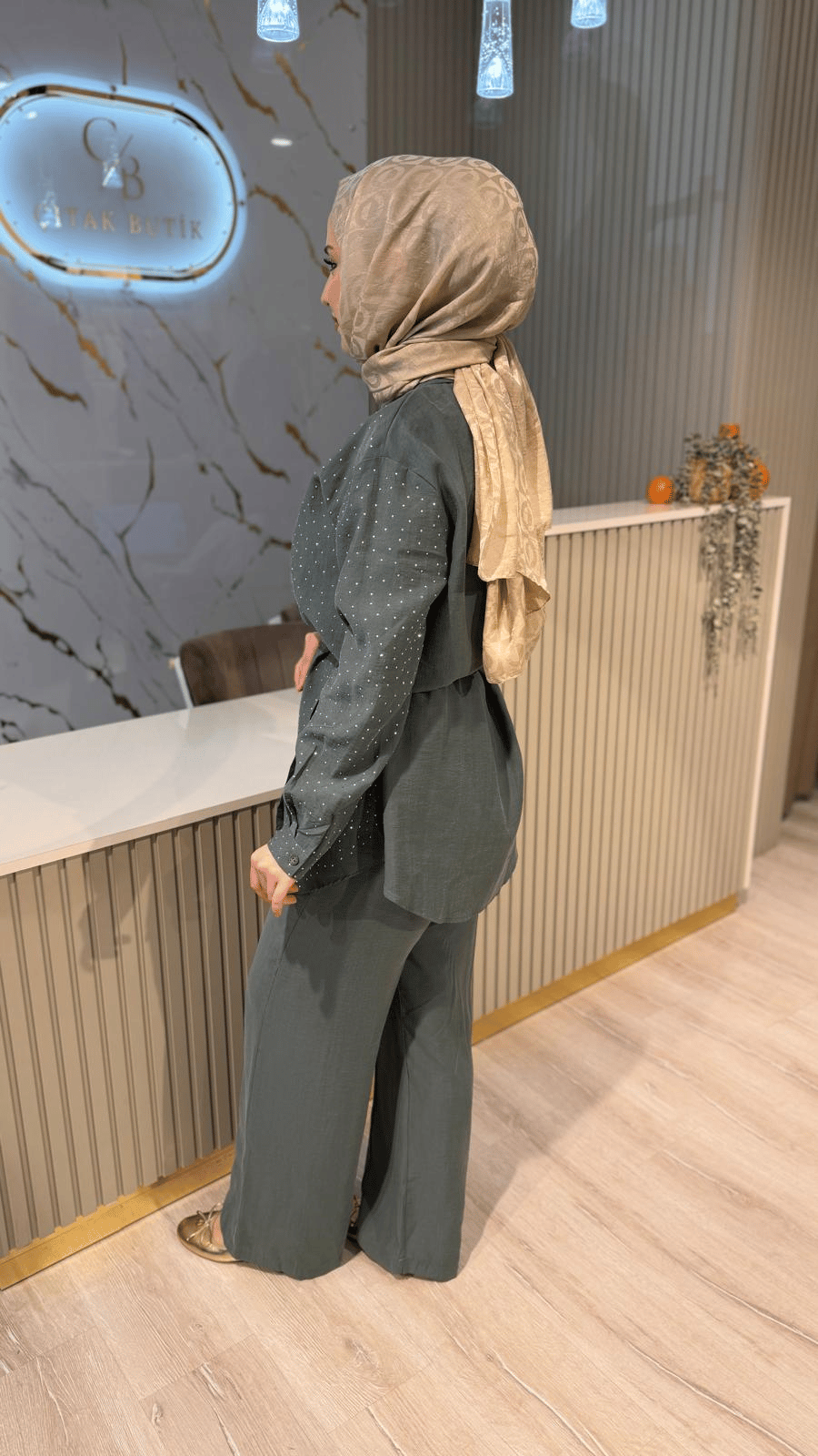 MAGAZİN 7543 TAŞ DETAYLI TAKIM- ÇAĞLA