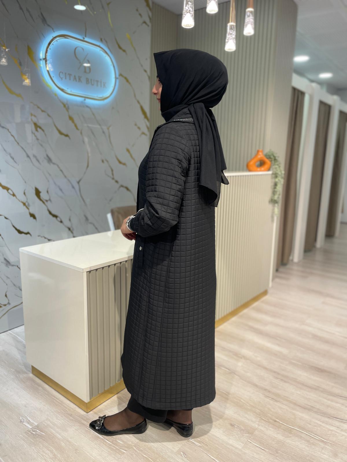 MİCCA 252519 SİM DETAY KAPİTONE KAP-SİYAH