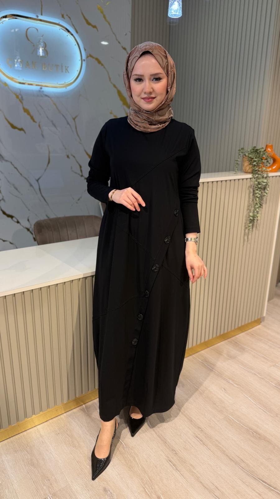 NÇ 26131 DÜĞME DETAY ELBİSE- SİYAH