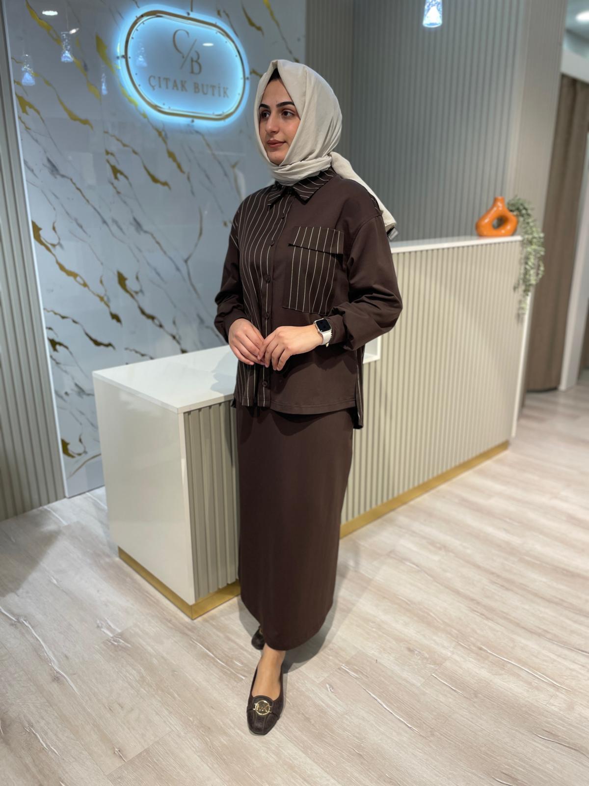 NURCAN ÇETİN 25566 ÇİZGİ DETAY ETEKLİ TAKIM-KAHVE