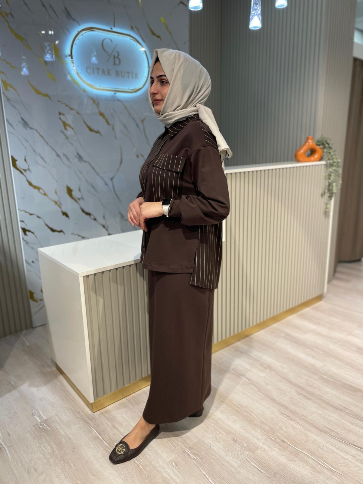 NURCAN ÇETİN 25566 ÇİZGİ DETAY ETEKLİ TAKIM-KAHVE