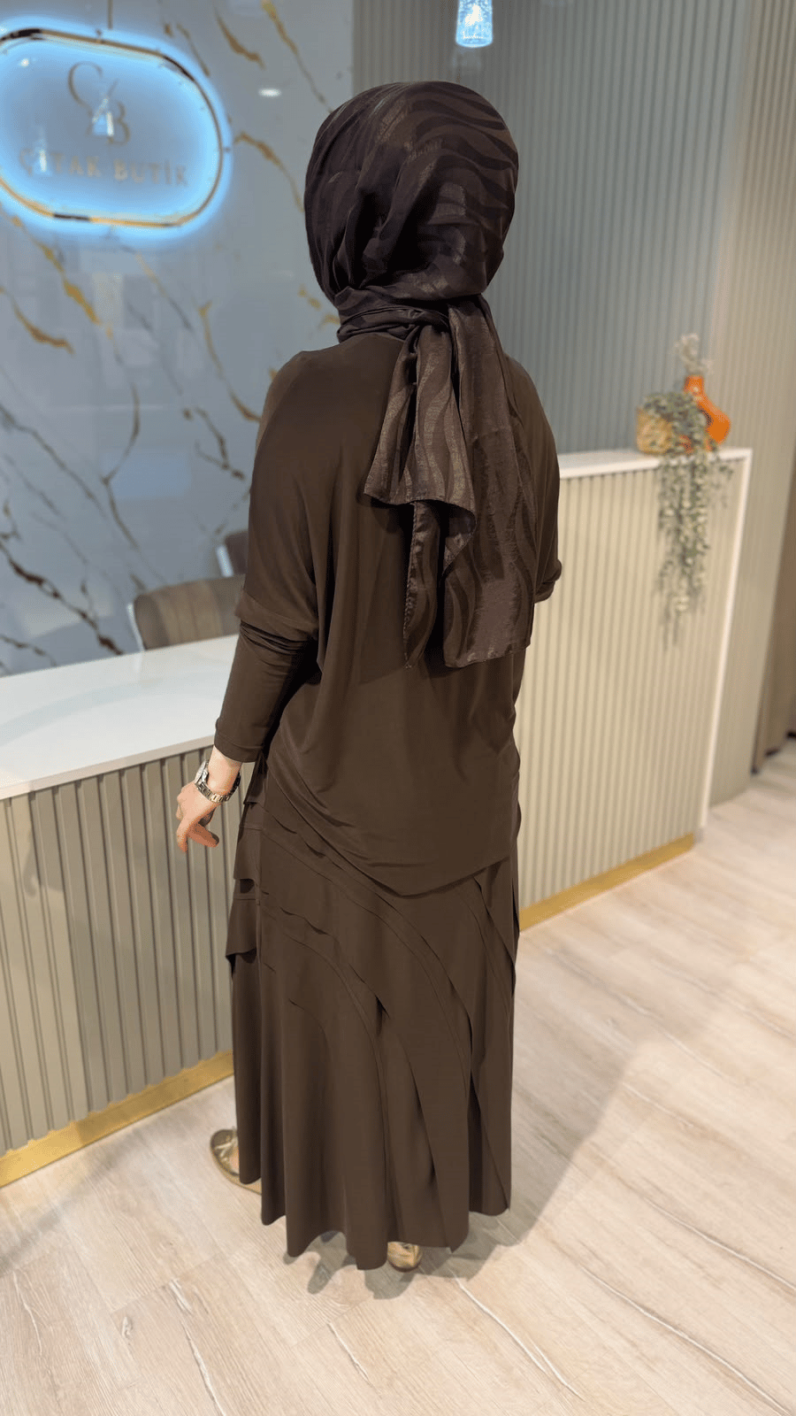 NURCAN ÇETİN 26565 KAT KAT ETEKLİ TAKIM-KAHVE