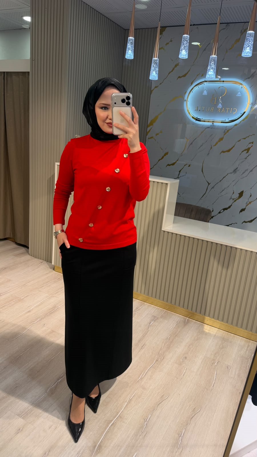 NUSS 0206 VEREV DÜĞME DETAYLI BLUZ - KIRMIZI