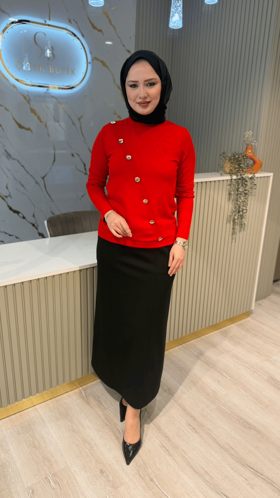 NUSS 0206 VEREV DÜĞME DETAYLI BLUZ - KIRMIZI