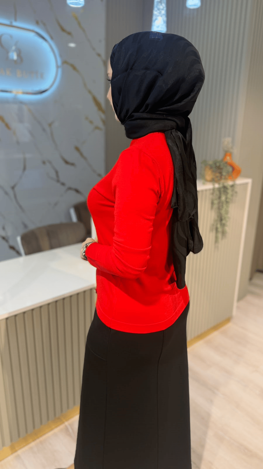 NUSS 0206 VEREV DÜĞME DETAYLI BLUZ - KIRMIZI