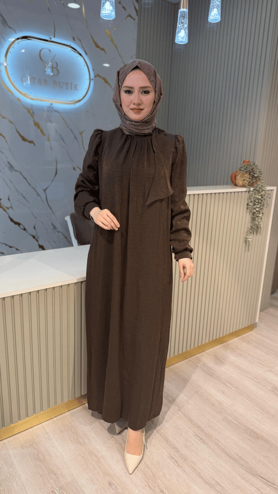 NUSS 2028 KEMER DETAYLI ELBİSE - MOCHA