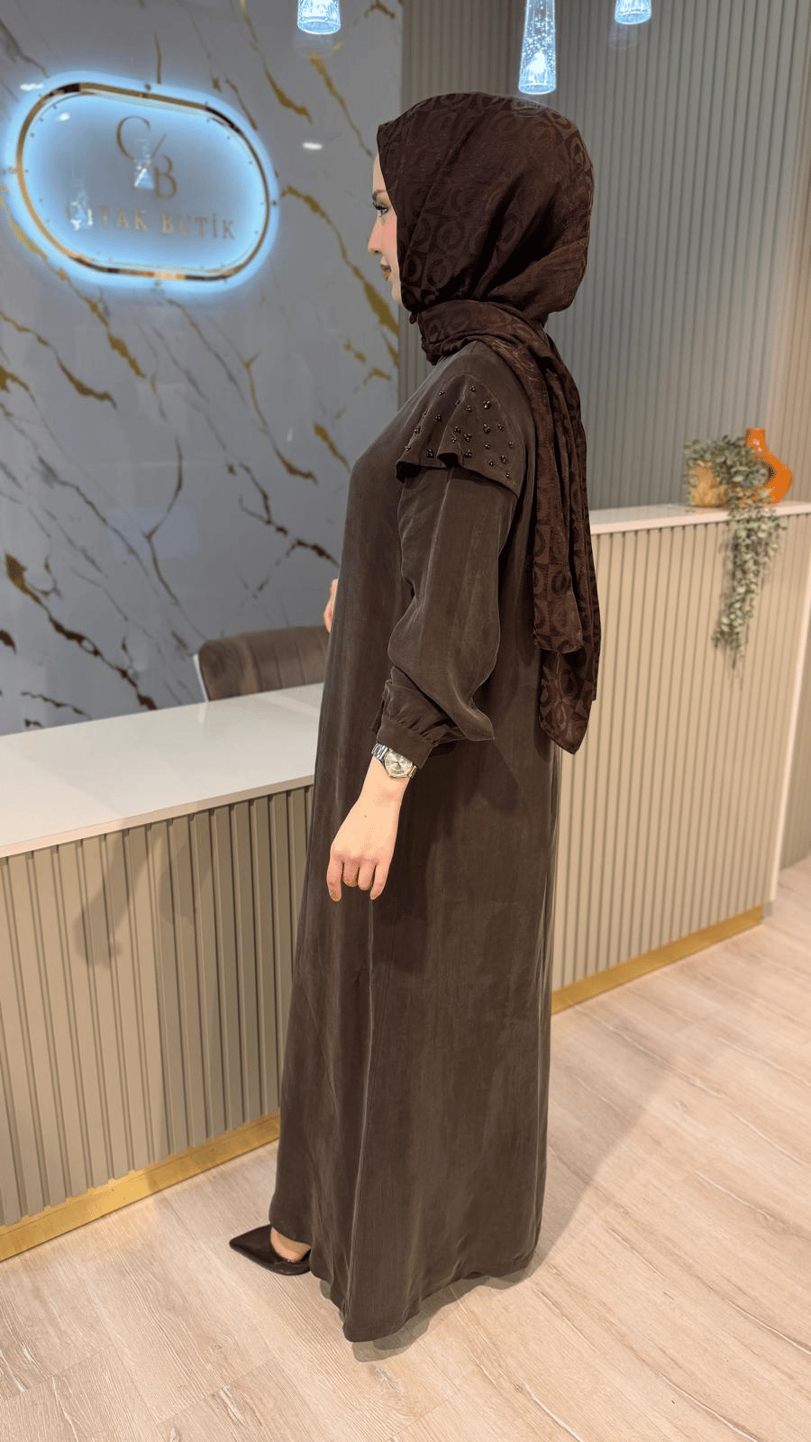 NUSS 2043 OMUZU BONCUK DETAY ELBİSE- KAHVE