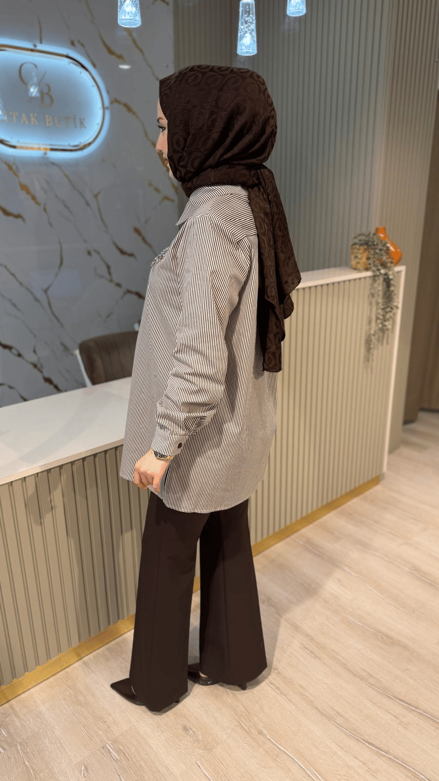 NUSS 3008 TAŞ DETAY ÇİZGİLİ GÖMLEK-KAHVE