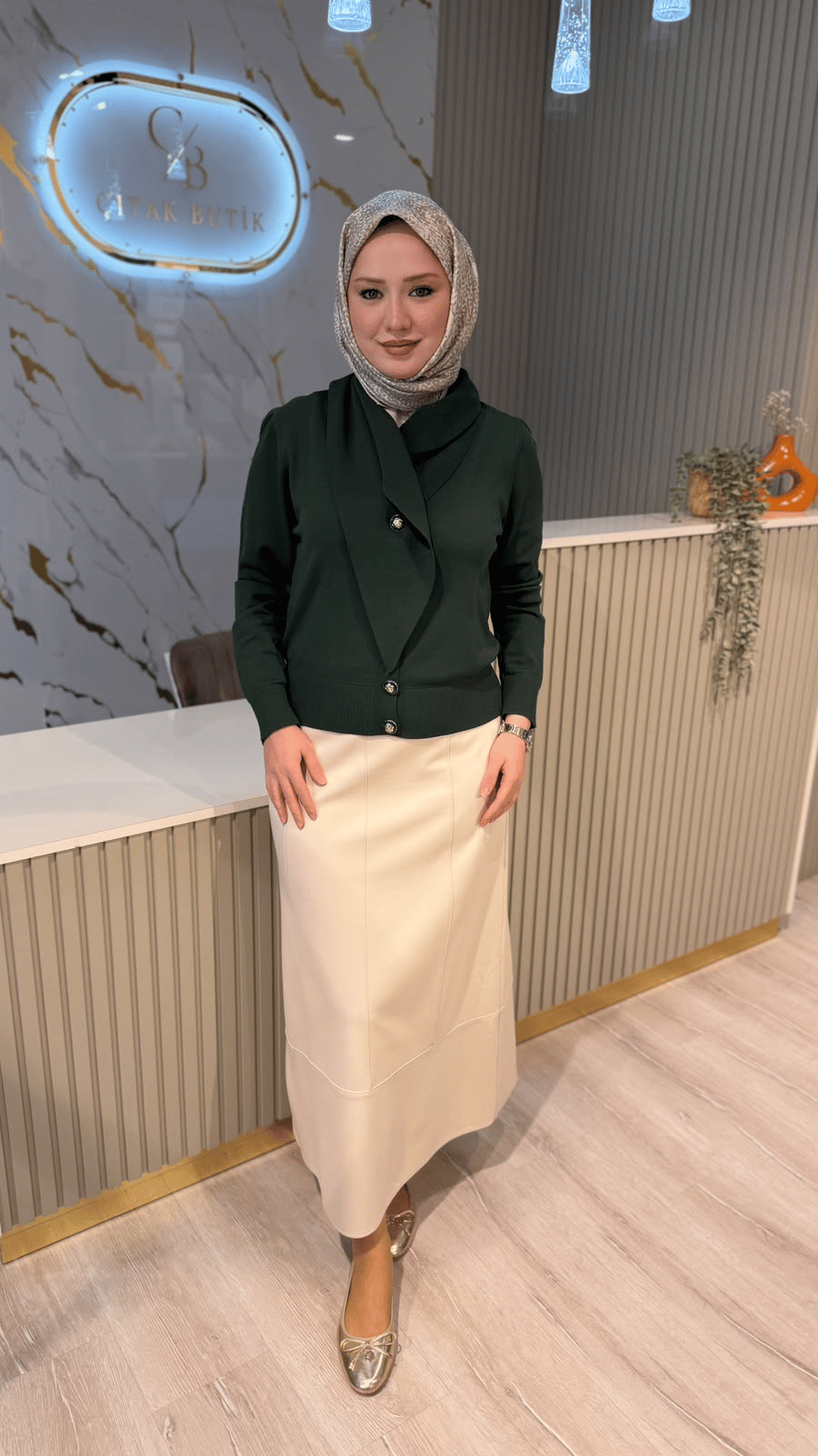 NUSS 604 V YAKA HIRKA - ÇAM YEŞİLİ