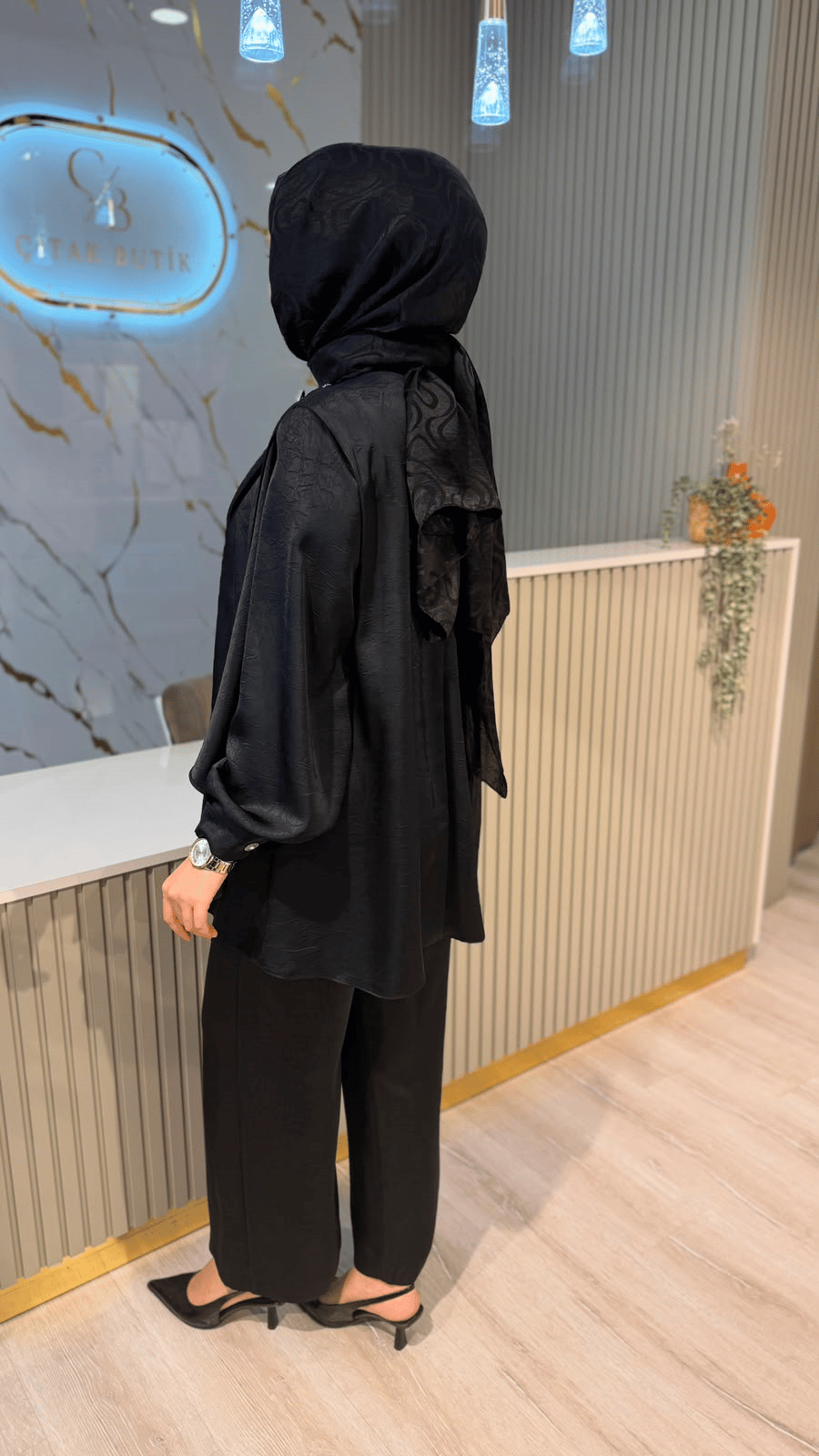 OTTO 3419 OMUZ DÜĞMELİ PANTOLONLU TAKIM- SİYAH