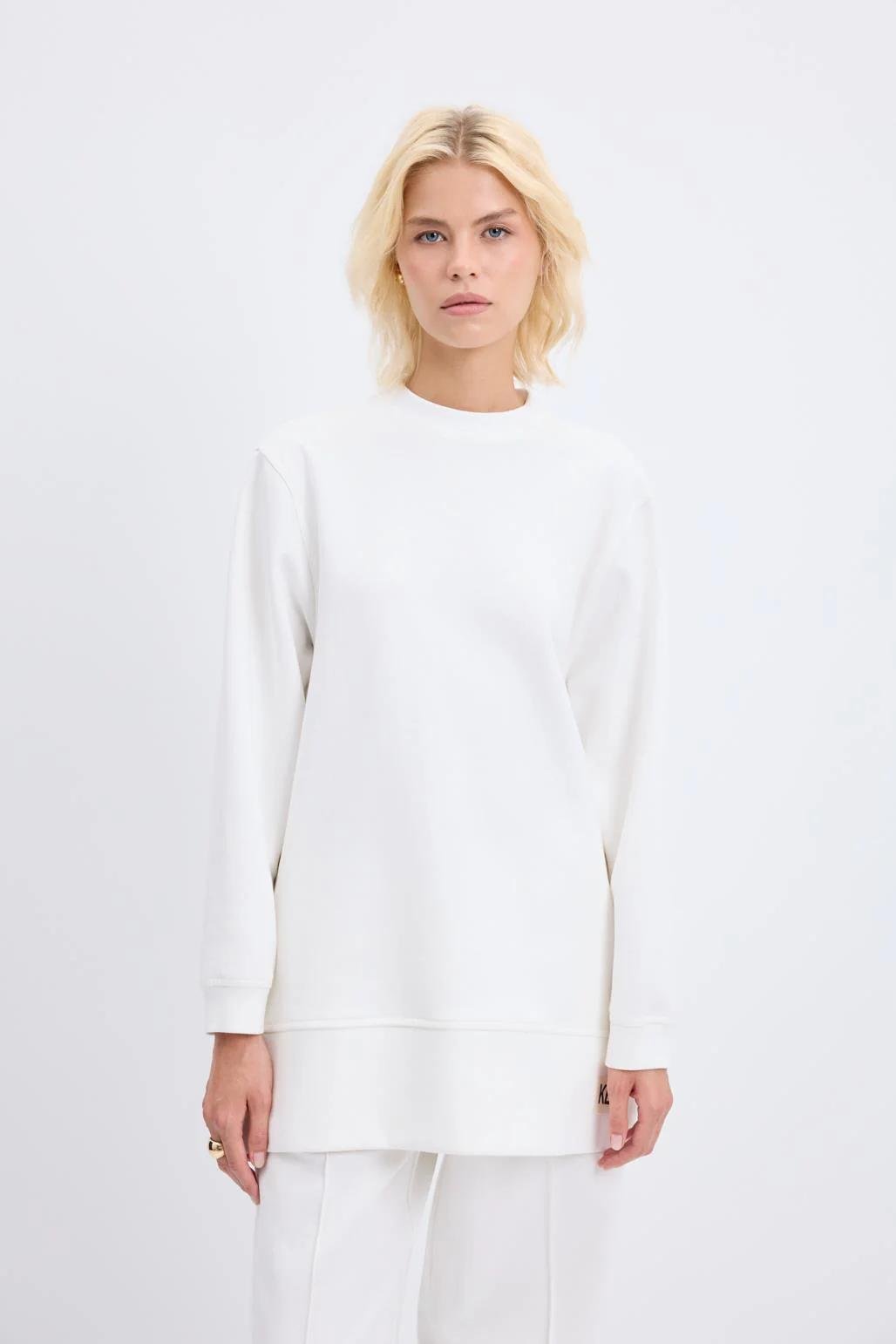 OVERSIZE YANDAN YIRTMAÇLI SWEATSHIRT-EKRU