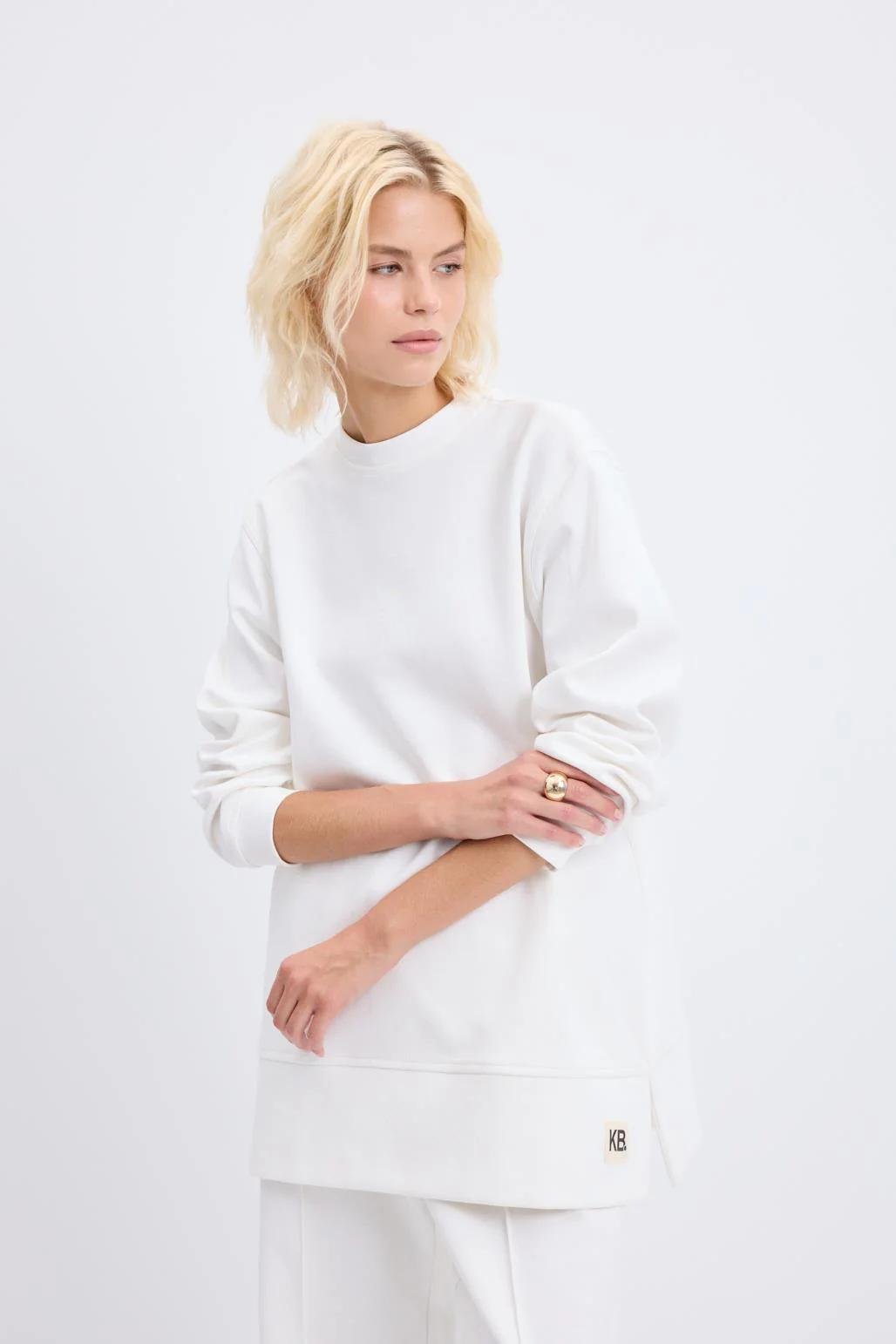 OVERSIZE YANDAN YIRTMAÇLI SWEATSHIRT-EKRU