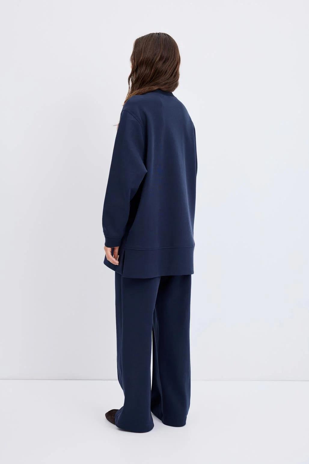 OVERSIZE YANDAN YIRTMAÇLI SWEATSHIRT-LACİVERT