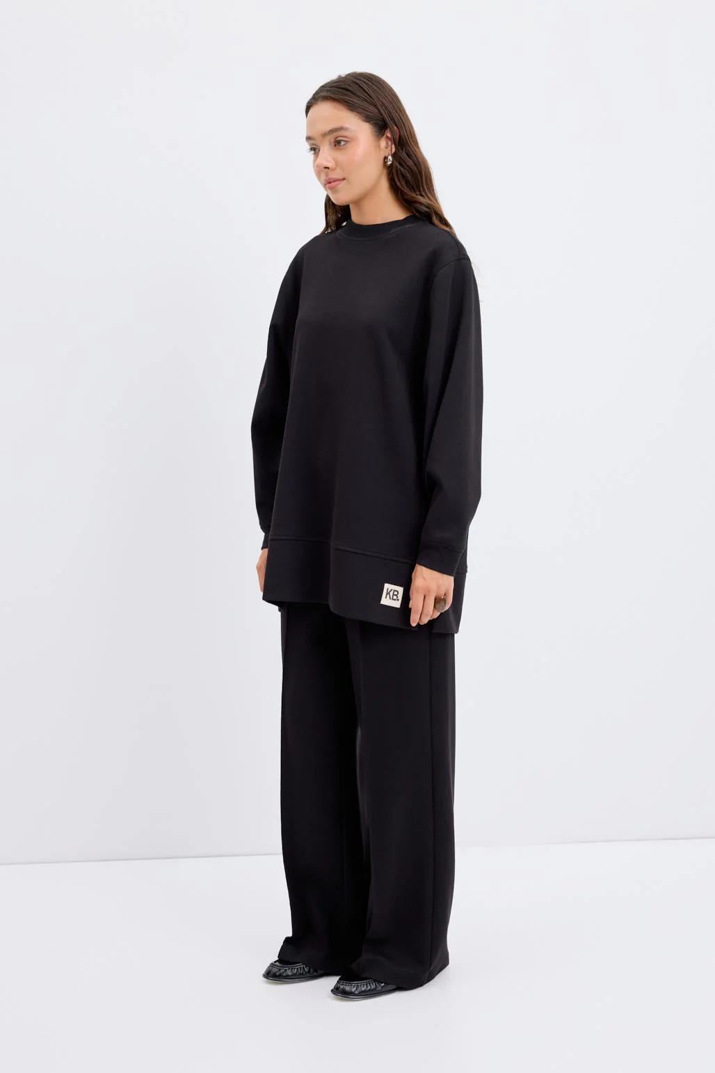 OVERSIZE YANDAN YIRTMAÇLI SWEATSHIRT-SİYAH