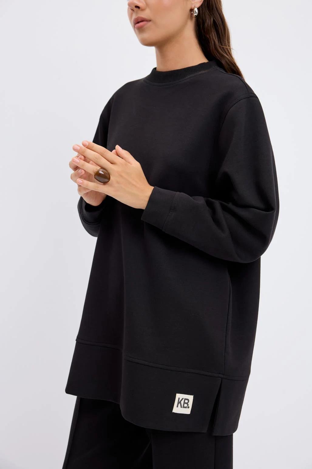 OVERSIZE YANDAN YIRTMAÇLI SWEATSHIRT-SİYAH