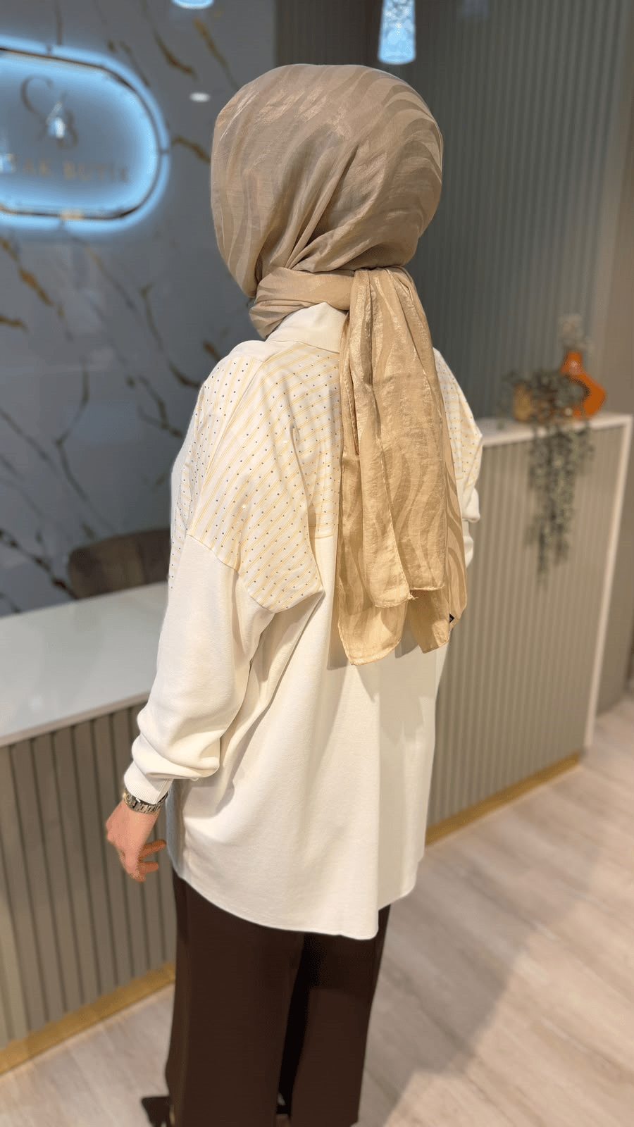 TIĞ TRİKO 22148 ÇİZGİ DESEN TAŞLI DÜĞMELİ RAYON TUNIK- EKRU