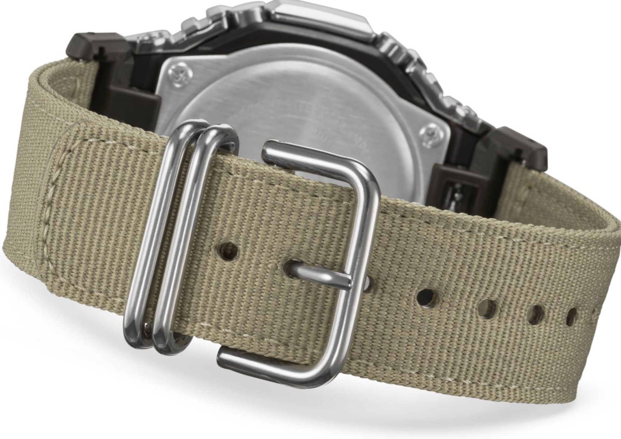 G-SHOCK Casio marka  GM-2100C-5ADR Kol Saati