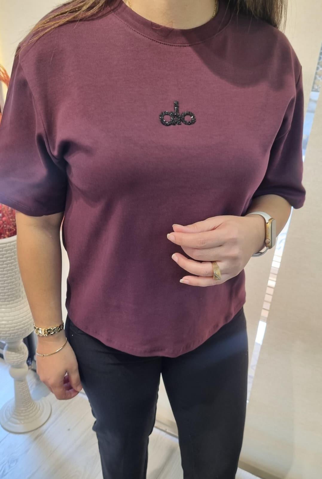 Taş İşlemeli Yuvarlak Yaka Mürdüm Tshirt 