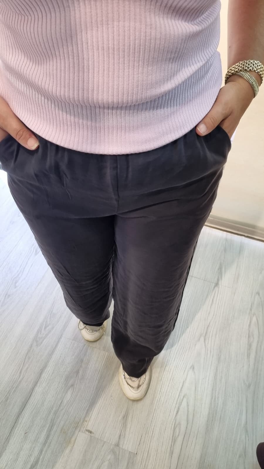 Tensel Kumaş Beli Lastikli Siyah Pantolon