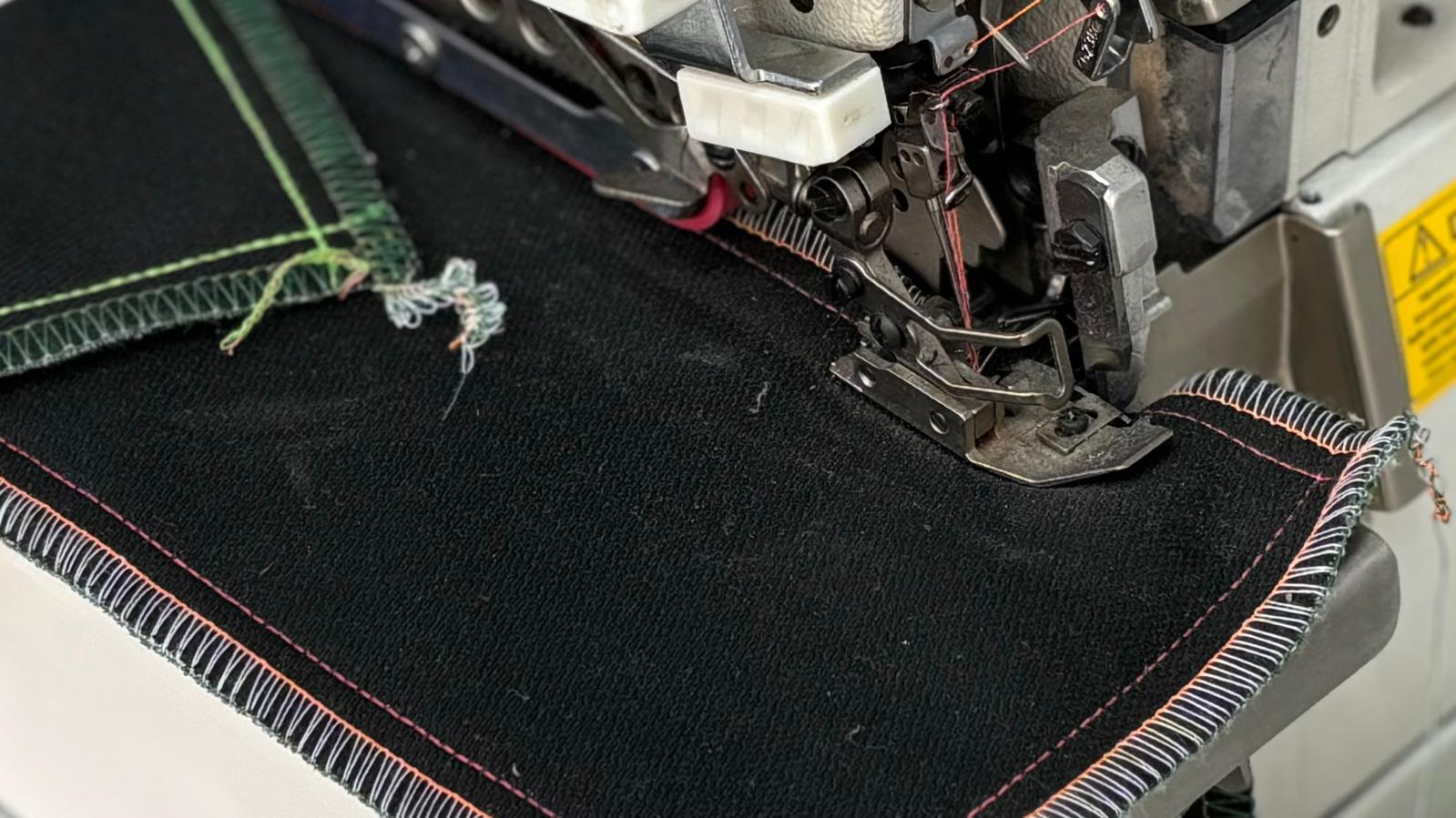 Blacktech Merdane Sistemli JUKI MO-6816S Elektronik 5 İplik Overlok Makinası