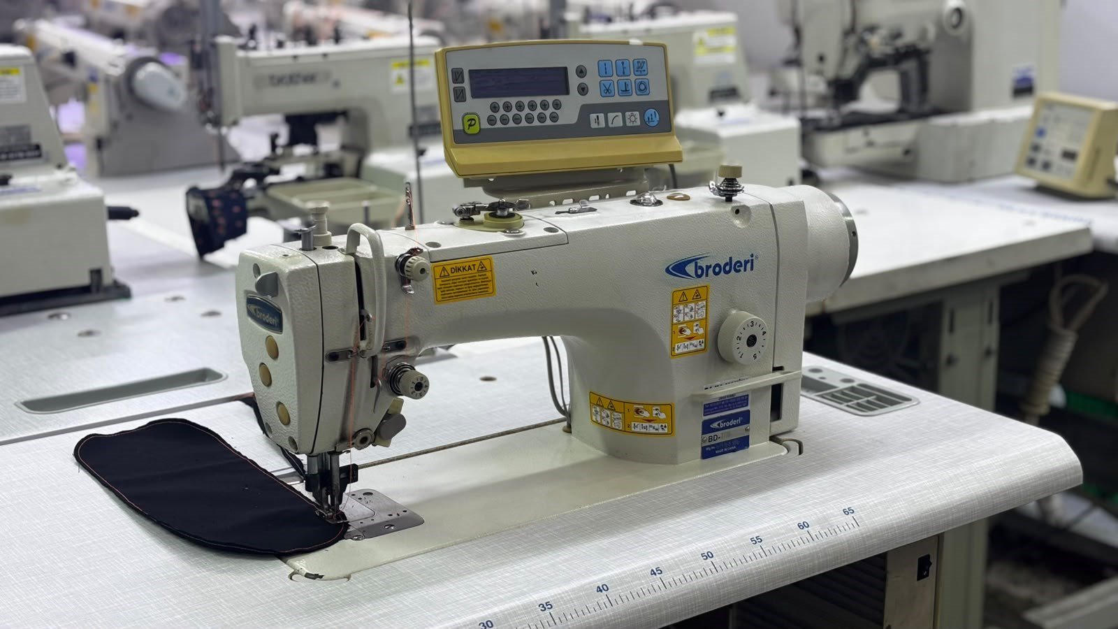 BRODERİ BD-7770 Elektronik kenar bıçaklı düz dikiş makinesi