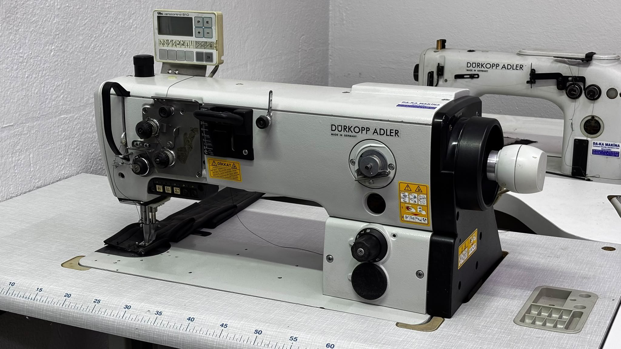DÜRKOPP ADLER 367 Elektronik çift papuç dikiş makinesi