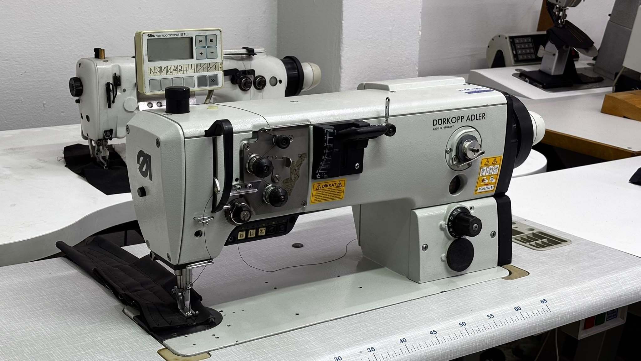 DÜRKOPP ADLER 367 Elektronik çift papuç dikiş makinesi