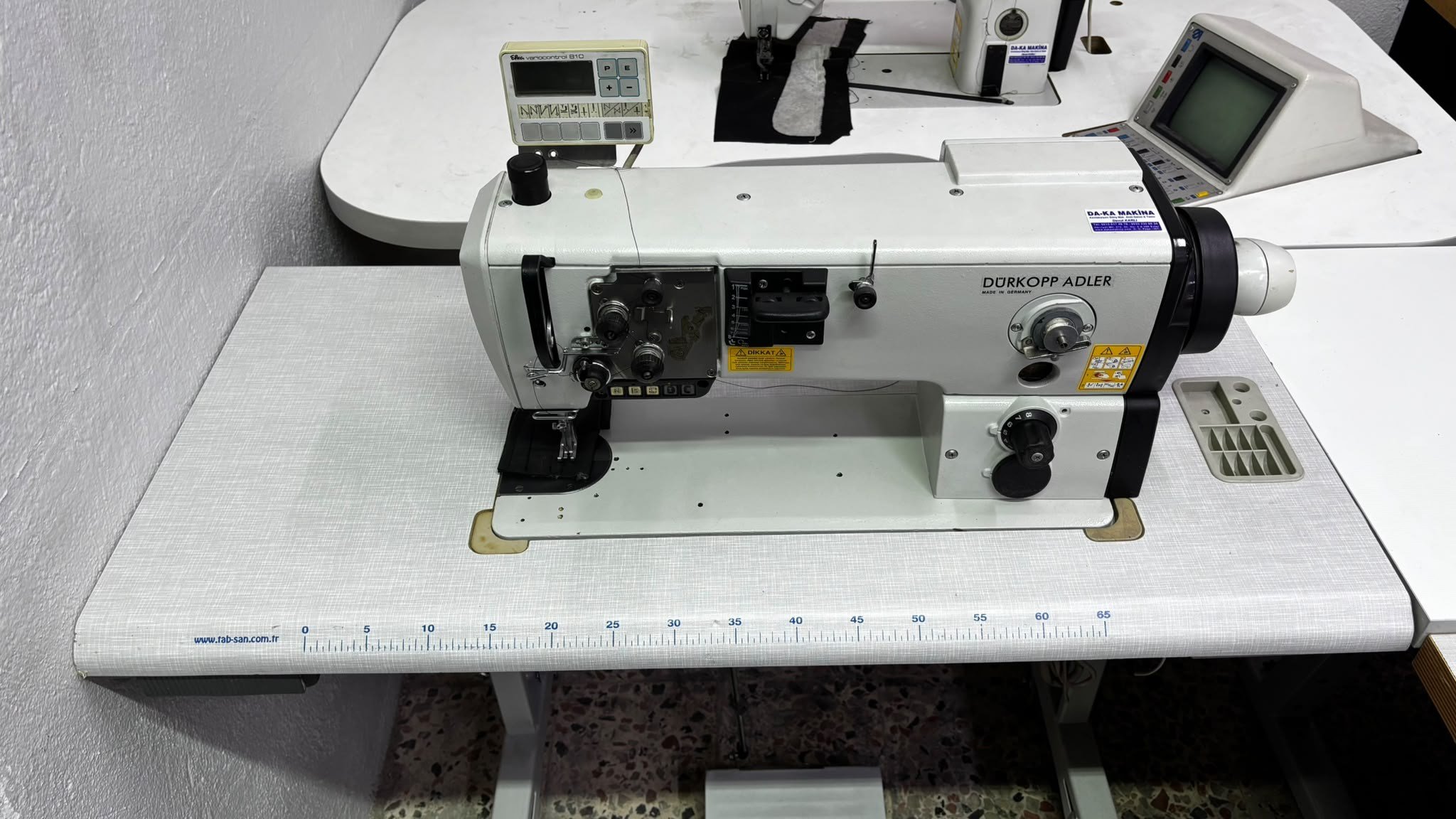DÜRKOPP ADLER 367 Elektronik çift papuç dikiş makinesi