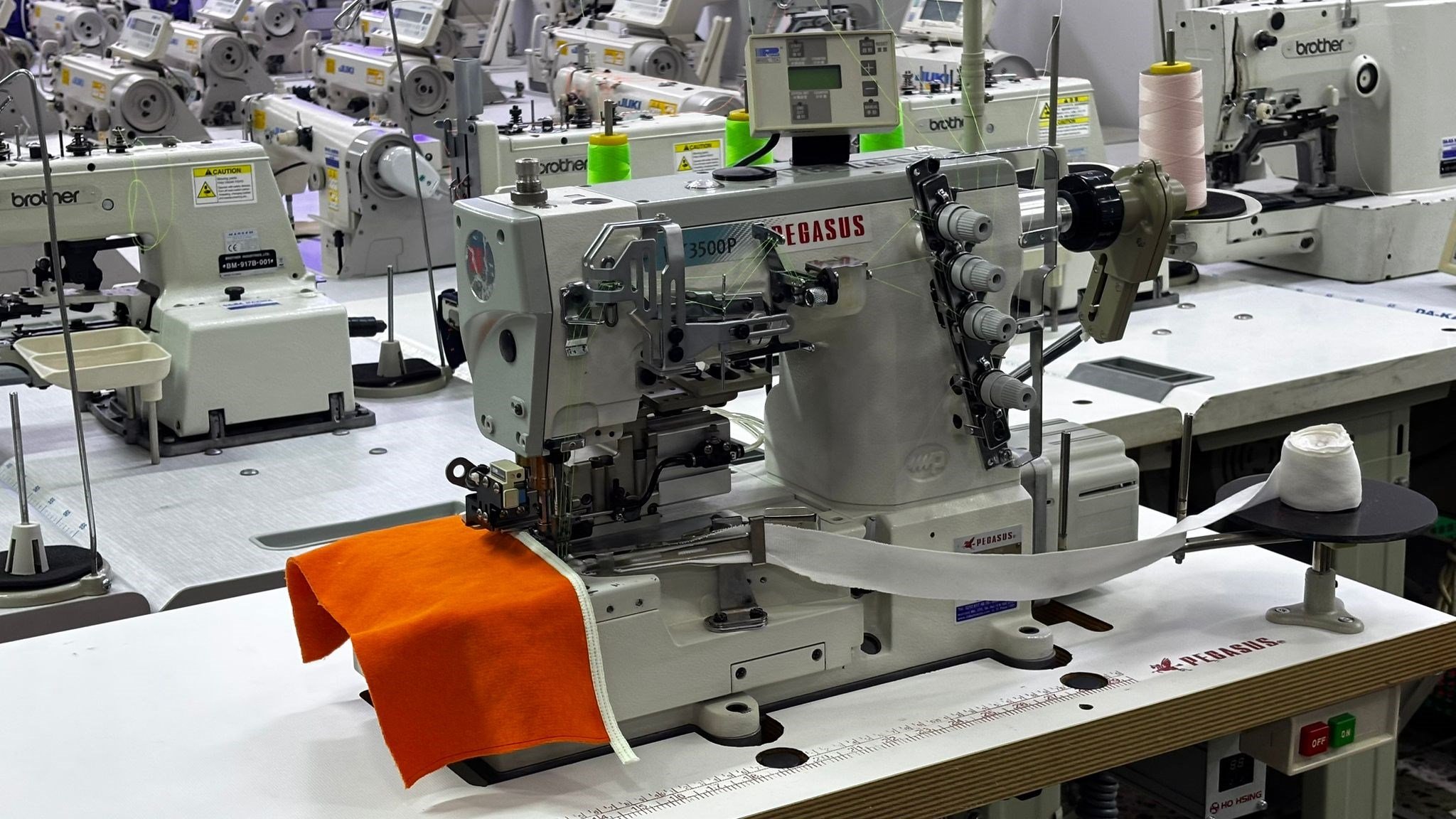 PEGASUS W3500P Biye kesmeli bant reçme makinesi