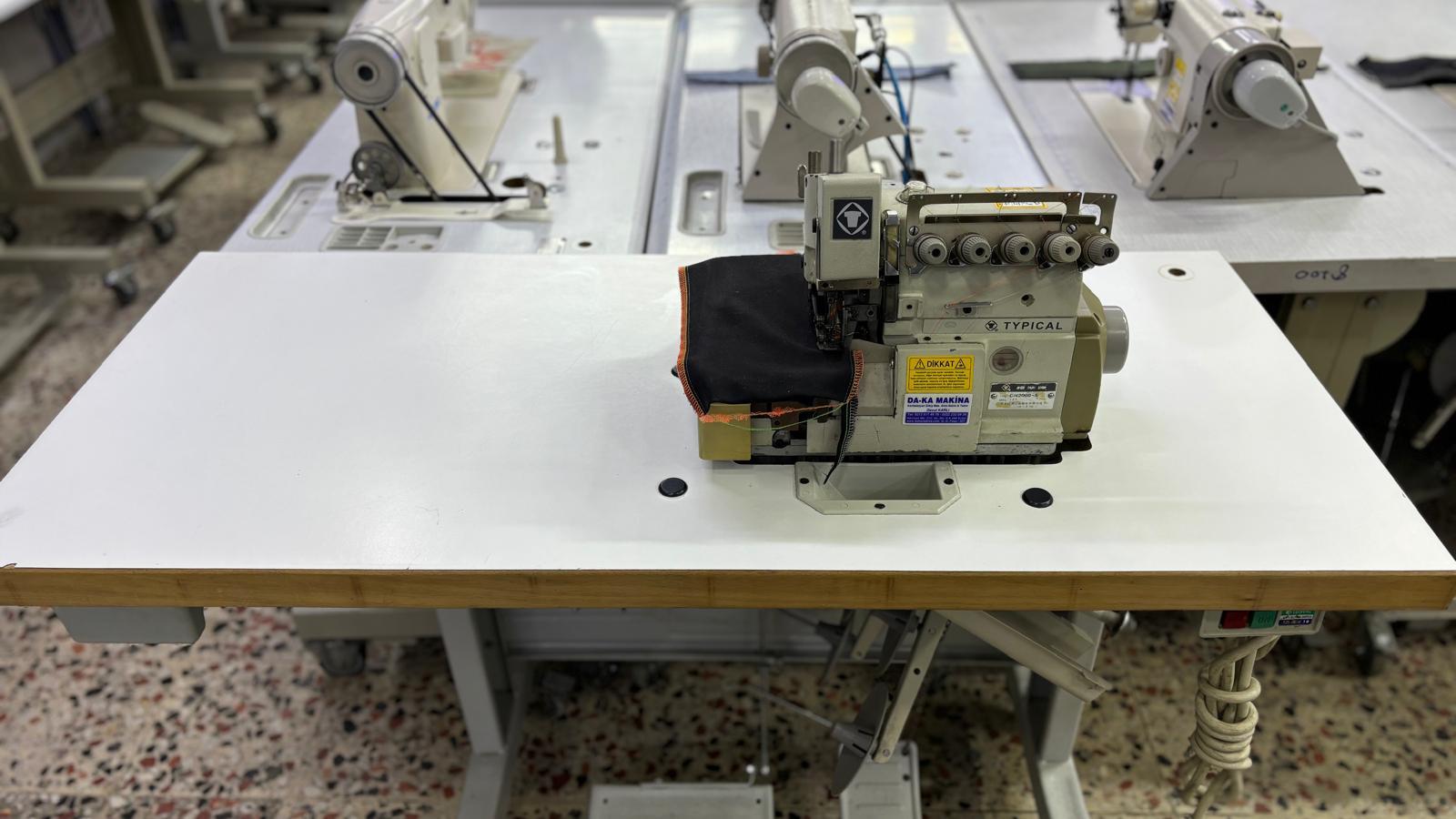 TYPICAL GN2000 6 İplik Overlok Makinası