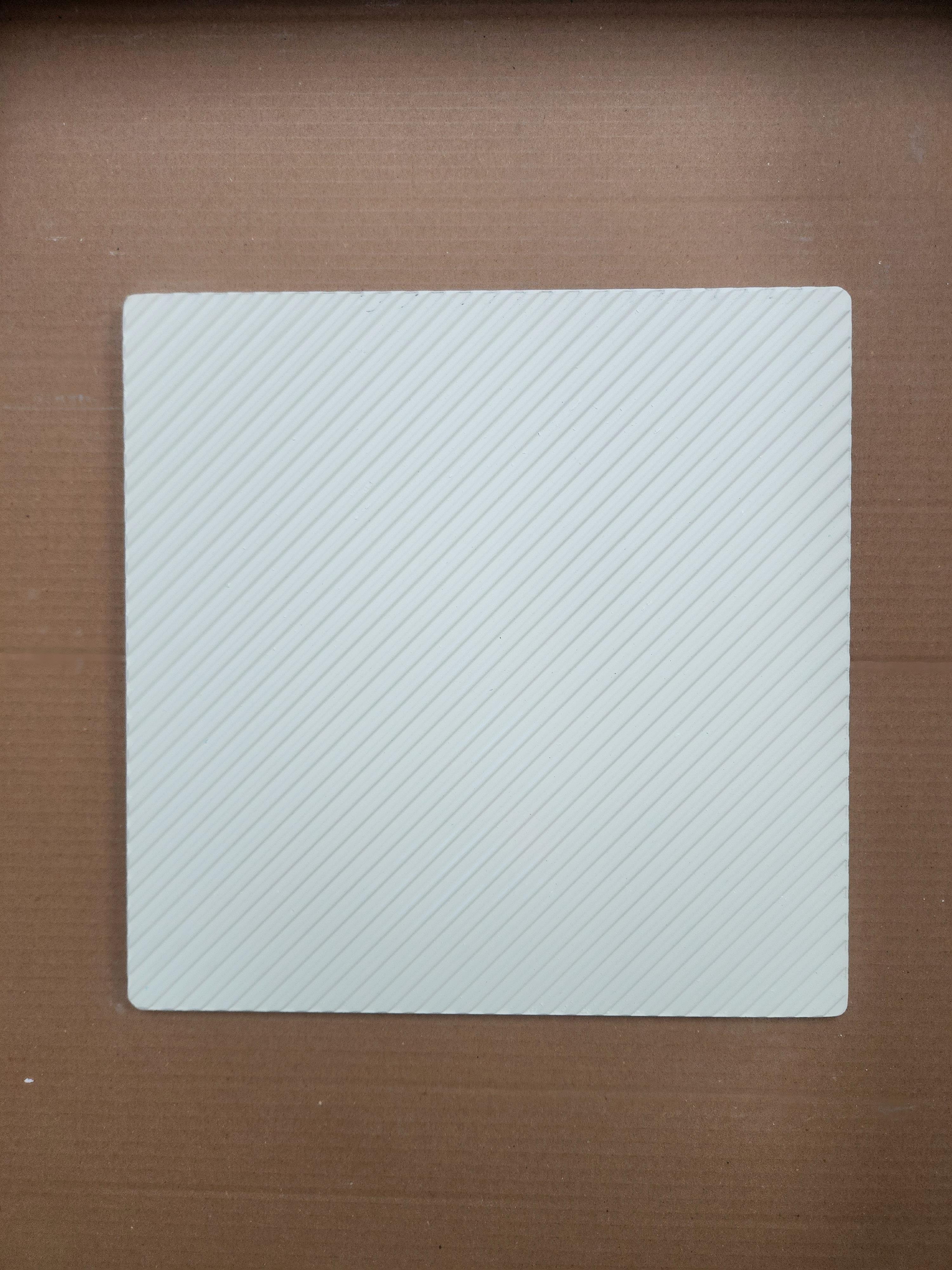 EKSTRA KORDİERİT OLUKLU 40*40*1,3 CM PLAKA