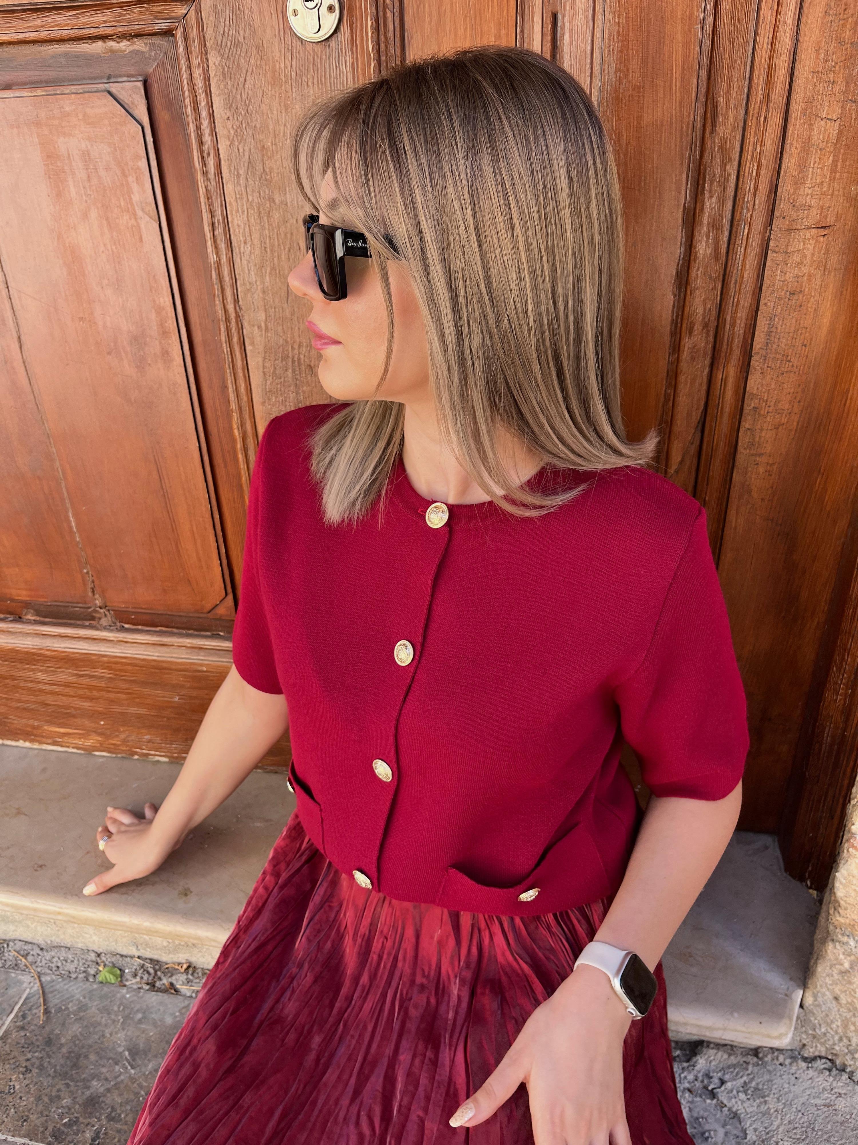 BORDO KISA KOLLU GOLD DÜĞME HIRKA