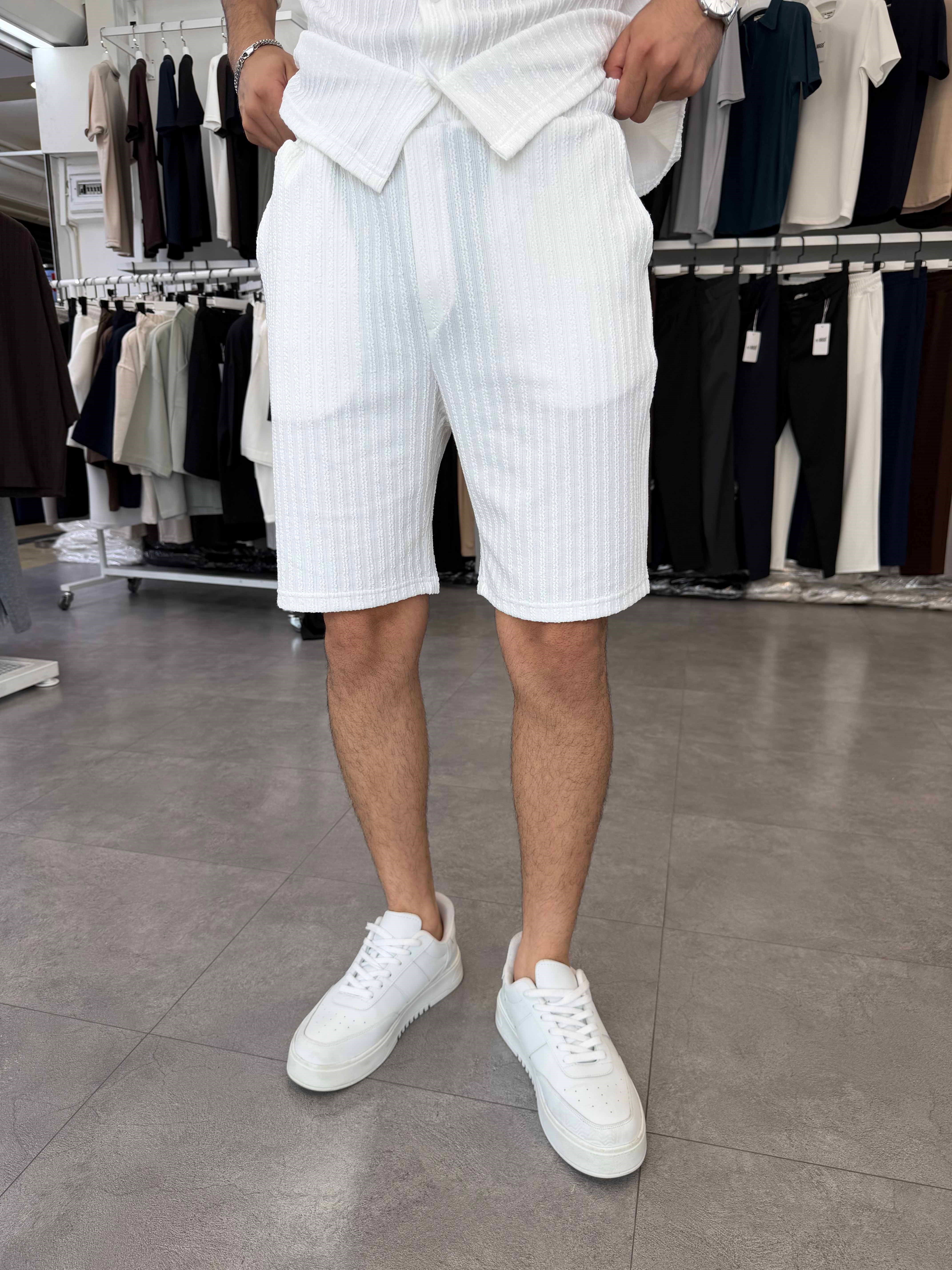 İthal Oversize Crop Kesim Şortlu Takım Beyaz