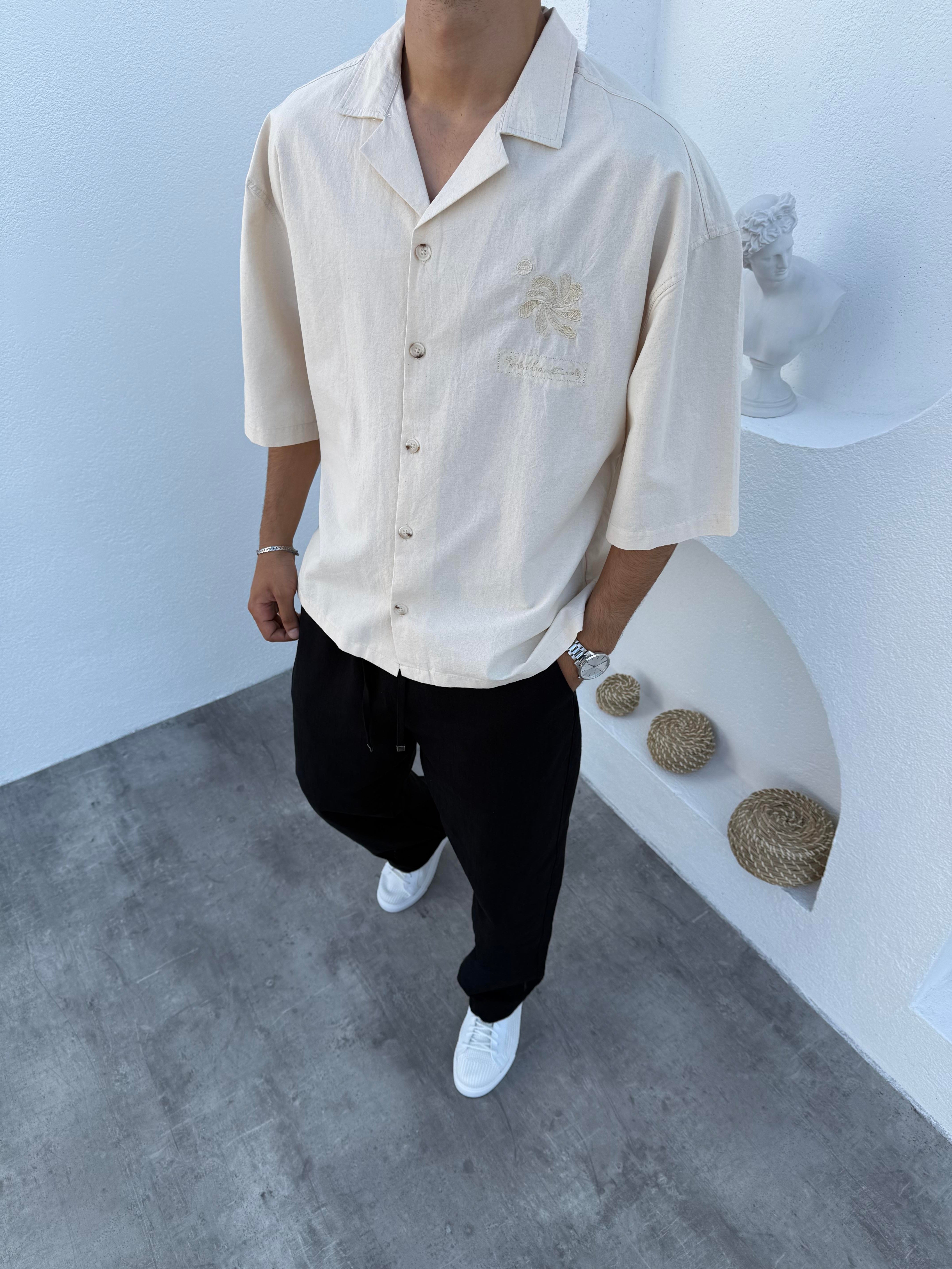 Nakış İşlemeli Apaş Yaka Kısa Kol Gömlek bej